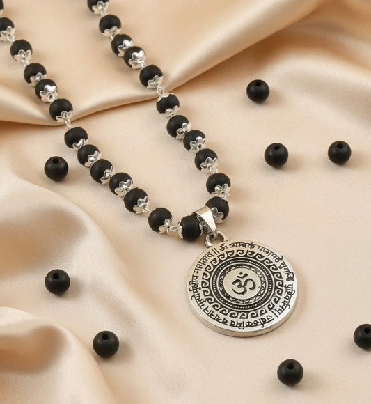 शिव शक्ति कवच: महामृत्युंजय मंत्र एवं सिद्ध रुद्राक्ष माला